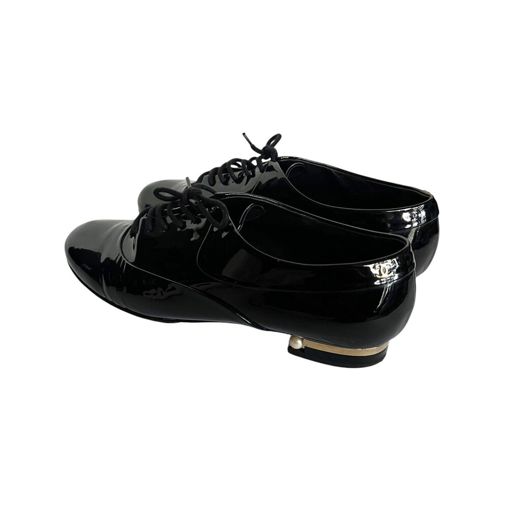 Chanel Black Patent Leather Lace Up Oxford Shoes Pearl Heel CC Logo EU 39.5 - Picture 6 of 12